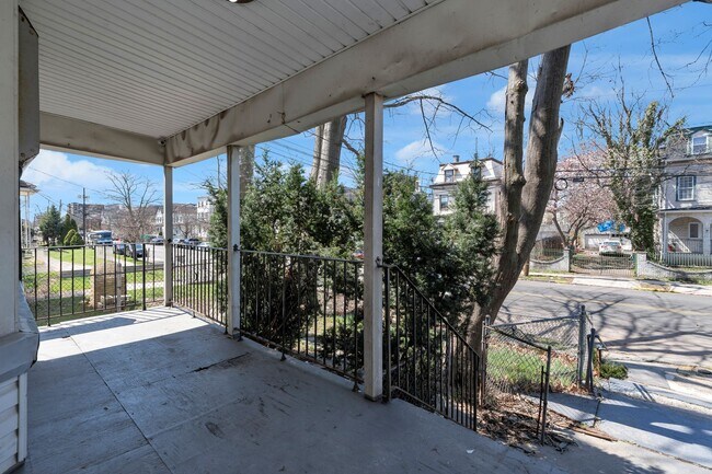 Building Photo - 555 Jefferson Ave