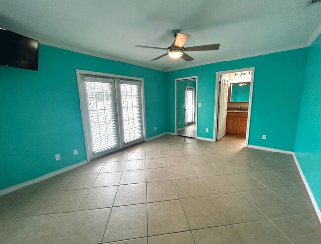 Building Photo - 3 Bed, 2 Bath Pool Home With A Spa & Fence...