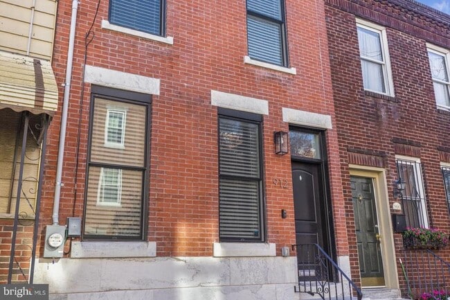 Building Photo - 912 Ellsworth St