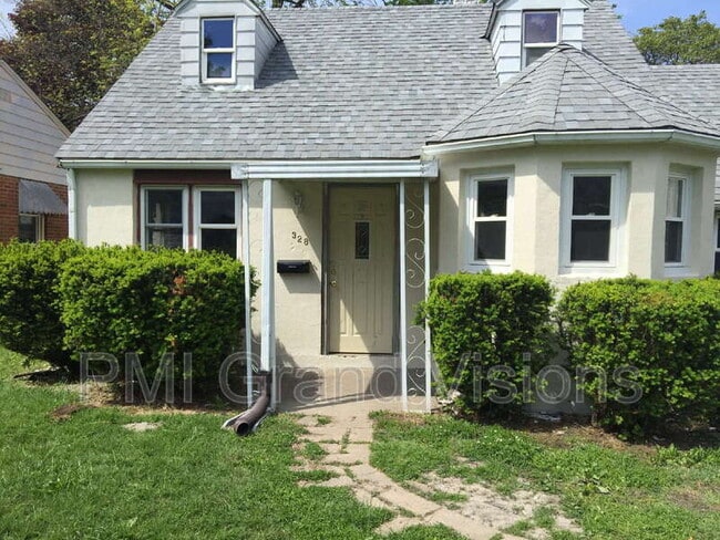 Primary Photo - 328 E Kellar Ln