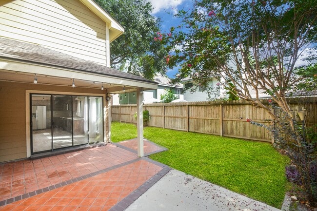 Building Photo - 12518 Dolgo Dr