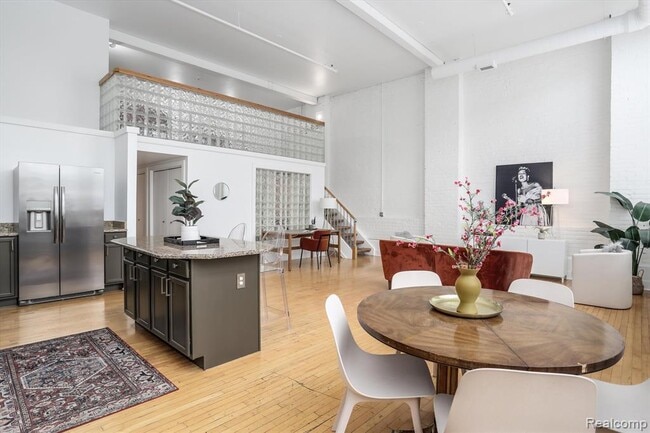 Building Photo - 2843 E Grand Blvd