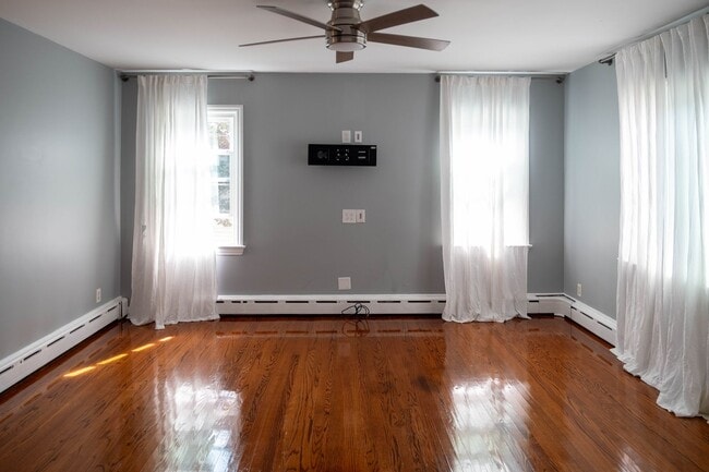 Building Photo - Beautiful Four Bedroom Home