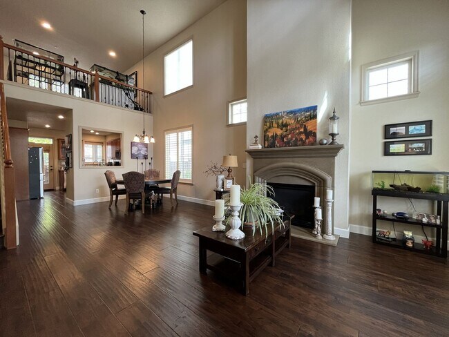 Building Photo - Charming 3 Bedroom Villebois Home with Loft, A/C, Designer Finishes and Community Pool!