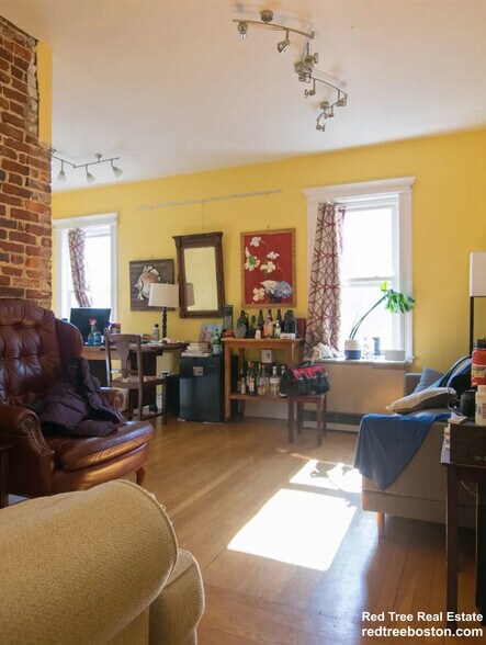 Building Photo - 231 Harvard St