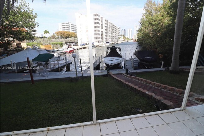 Building Photo - 16531 NE 35th Ave