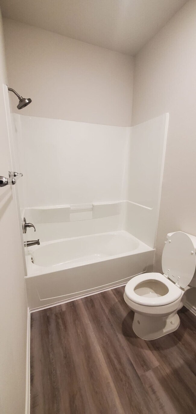 Building Photo - 11726 White Cedar St