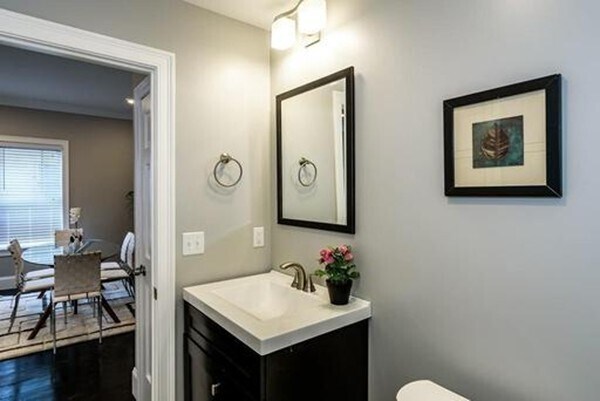 Building Photo - 69 Day St