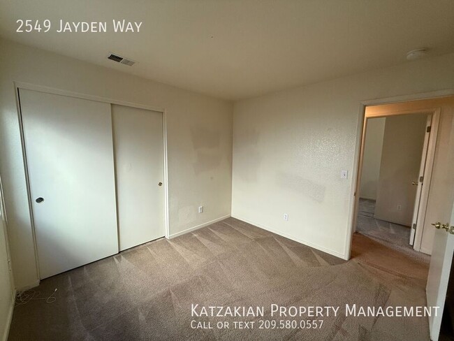 Building Photo - Single-Story 3-Bedroom 2-Bath North Stockt...