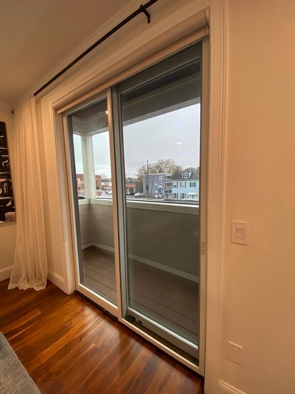 Building Photo - 87 Medford St