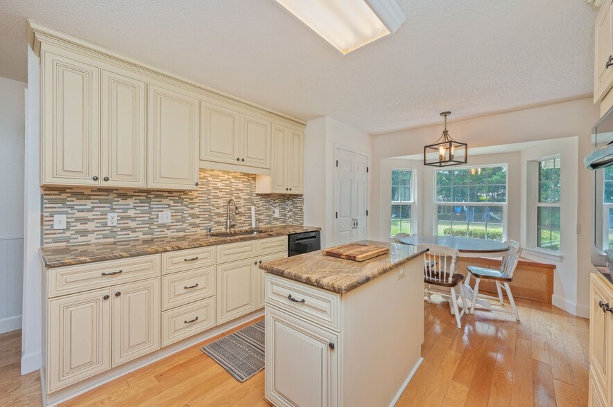 Building Photo - 4406 Southminster Cir