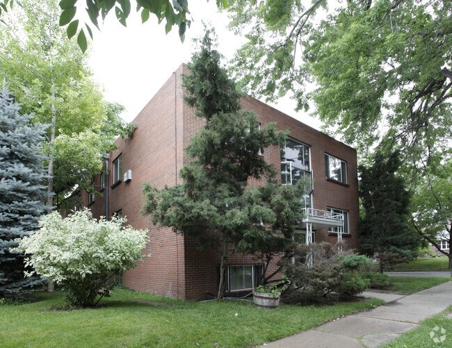 Primary Photo - 1302 Milwaukee