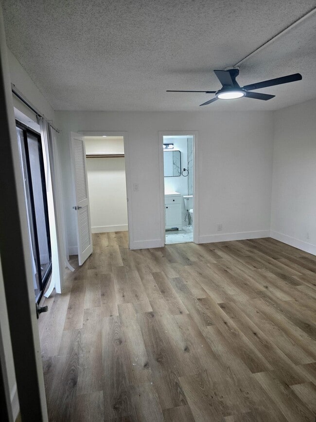 Building Photo - 4204 Waterview Cir