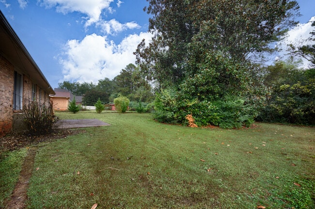 Building Photo - 2105 Shannonhouse Rd SW