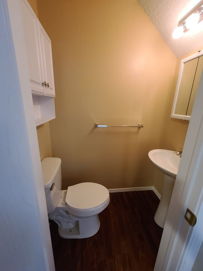 Building Photo - Magnolia Townhome