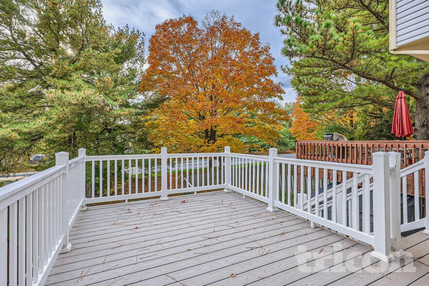 Building Photo - 3326 Midland Ct