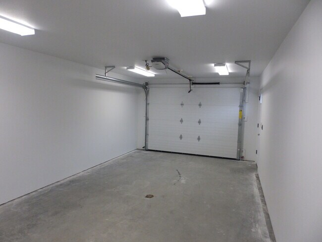 Building Photo - 36246 Irelands Way Cir