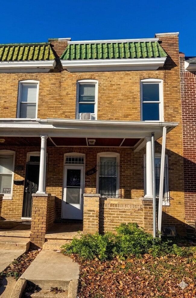 Building Photo - 2518 Barclay St