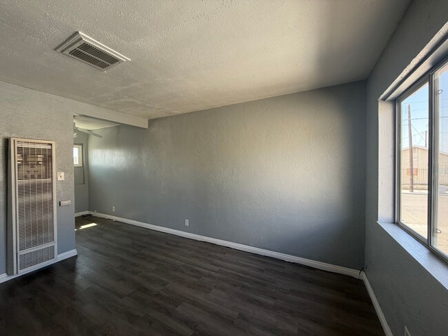 Building Photo - P156