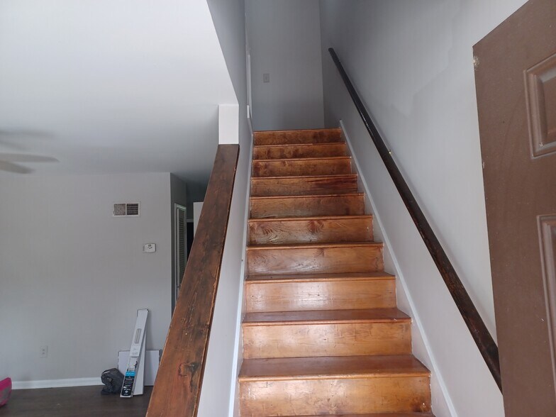 Building Photo - 1440 Storie St