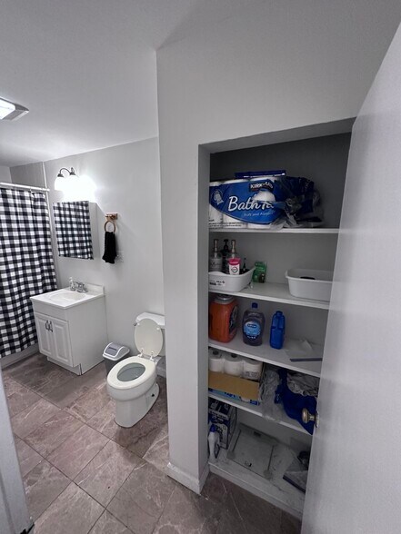 Building Photo - 77 Chiswick Rd