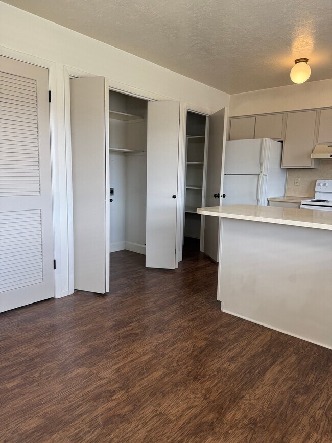 Building Photo - 29 S 1450 W