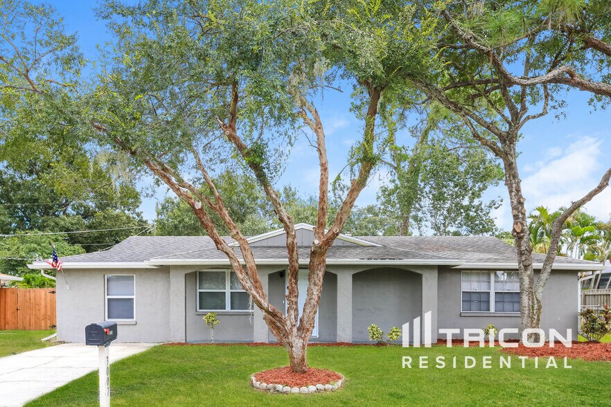 Primary Photo - 3007 Bucida Dr