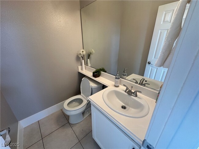 Building Photo - 2413 Rue De Bourdeaux