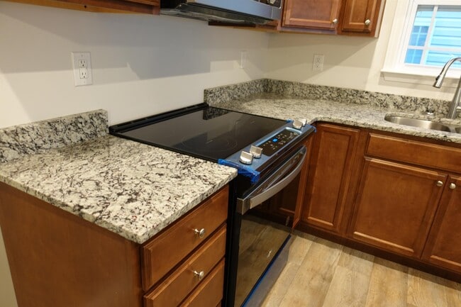 Building Photo - 755 Spartan Commodor Ln