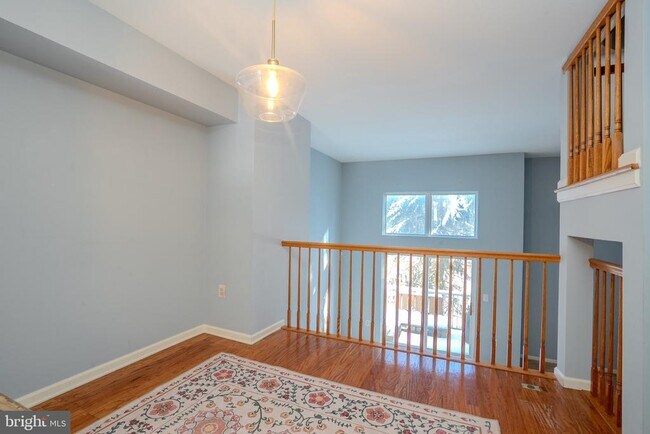Building Photo - 128 S Barrow Pl