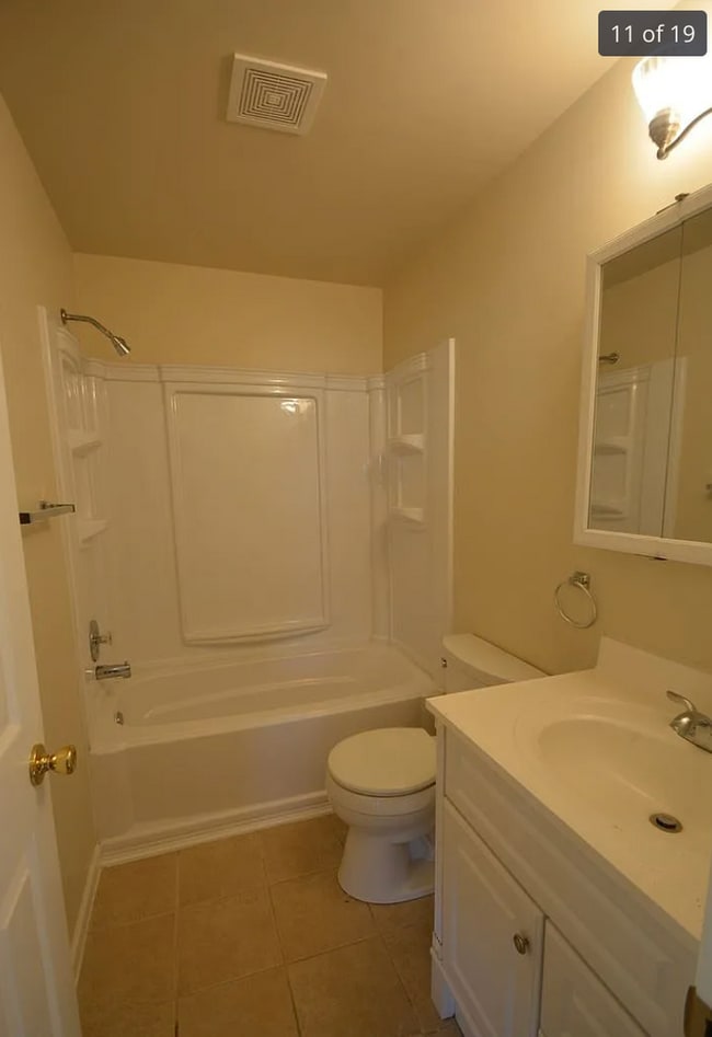 Building Photo - Move-In Ready 4-Bedroom Single Family Home in Smyrna!