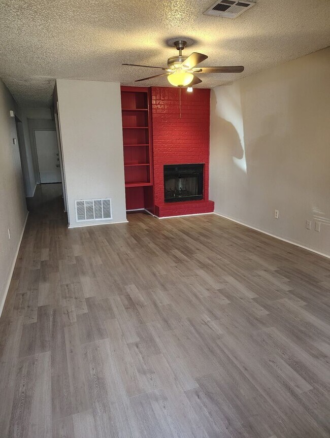 Building Photo - Duplex for Lease in Midwest City May