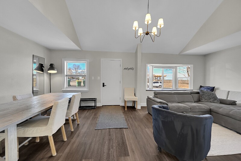 Building Photo - 660 Hickory St