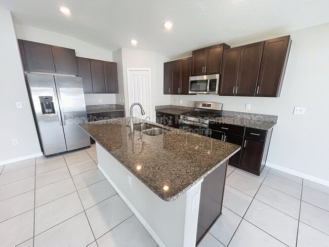 Building Photo - 10344 Alder Green Dr