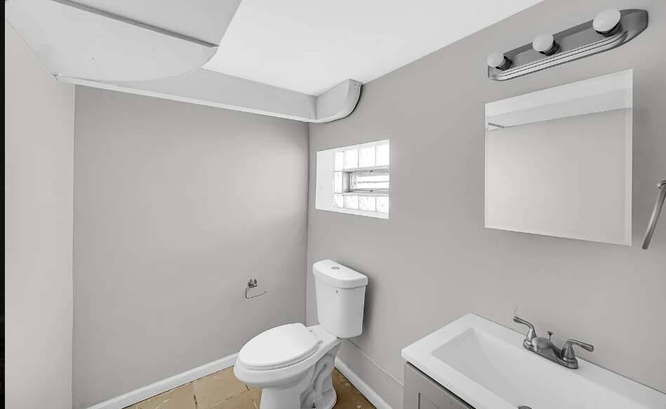 Building Photo - 8900 S Dauphin Ave