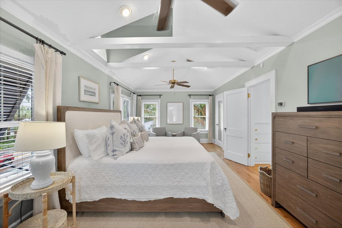 Building Photo - 221 13TH Ave