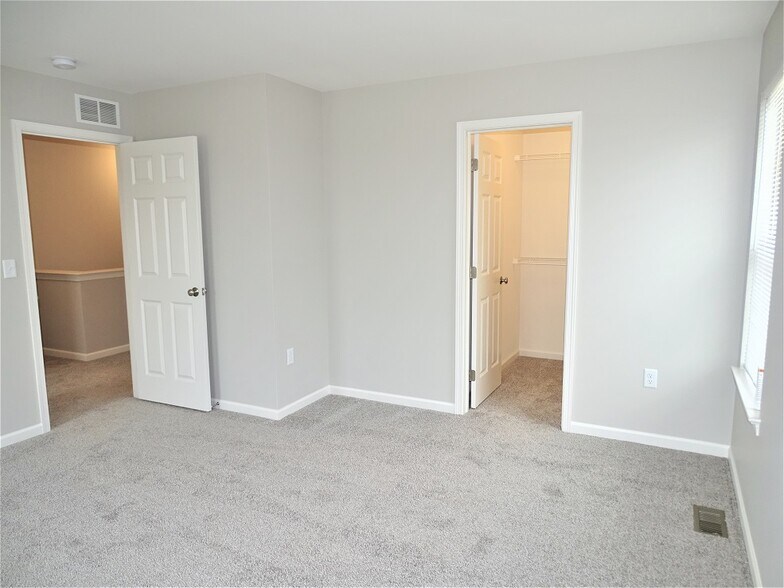 Building Photo - 52 Michael Ln