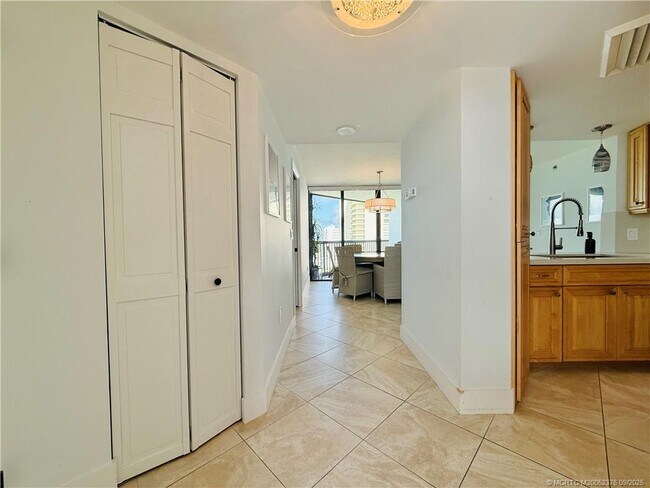 Building Photo - 8800 S Ocean Dr