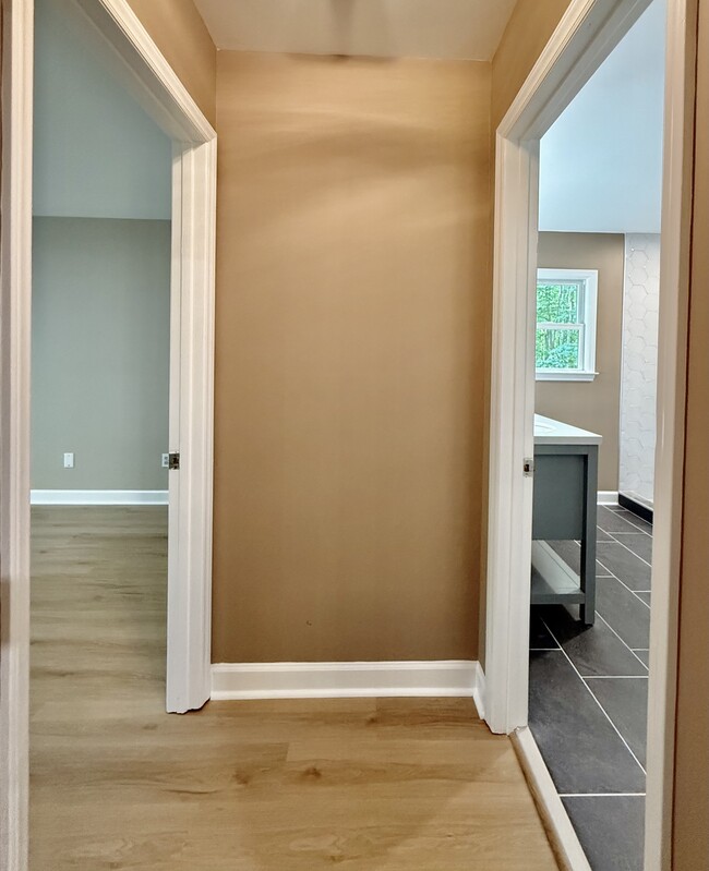 Building Photo - 5635 Falkirk Dr