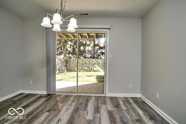 Building Photo - 9740 Lakeshore Dr E