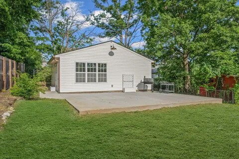 Building Photo - 1607 Riverside Dr