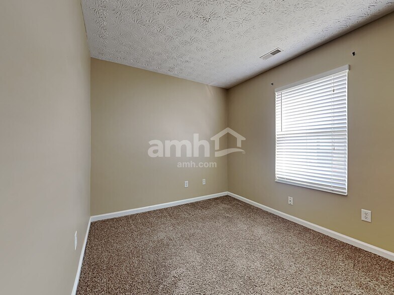 Building Photo - 2855 Greystoke Dr