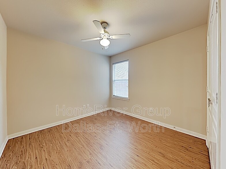 Building Photo - 3033 Lakefield Dr
