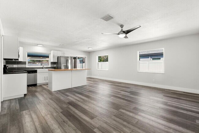 Building Photo - Home For Rent in Fortuna Park WITH A POOL!