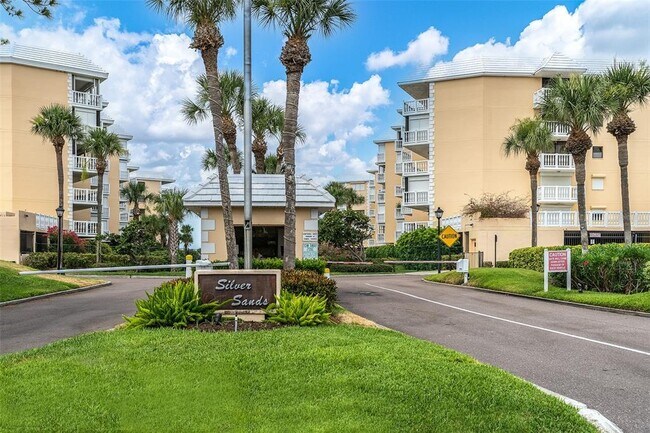 Building Photo - 6500 Sunset Way