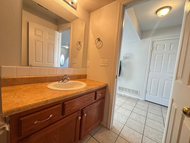 Building Photo - 24430 Sounder Ln