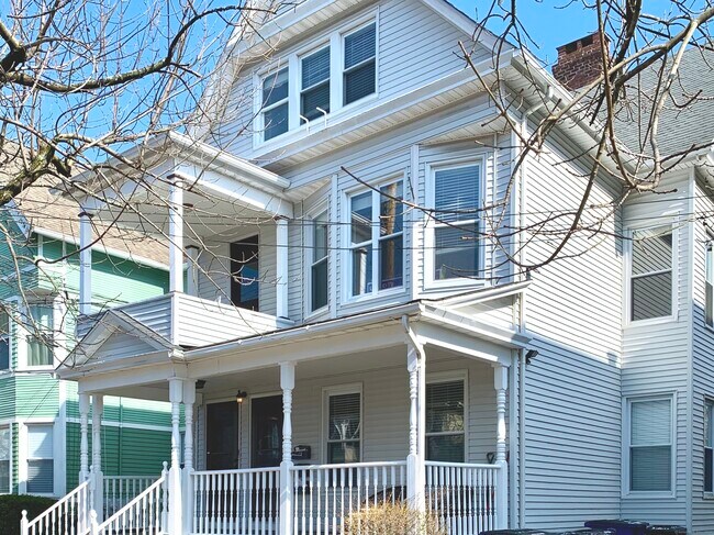 Primary Photo - 83 Foster St
