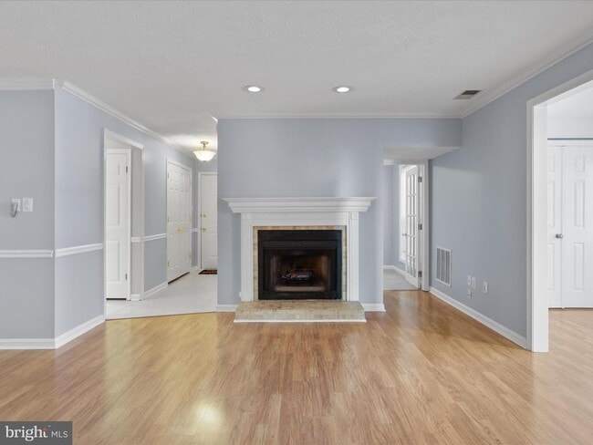Building Photo - 10064 Oakton Terrace Rd