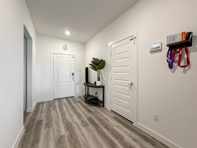 Building Photo - 8706 Marlow Dr