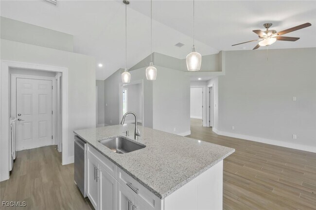 Building Photo - 2806 22nd St W